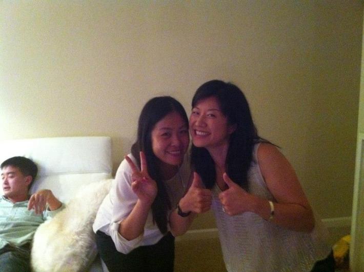 중국계 이민1세 리즈와 수 (왼쪽 오른쪽)