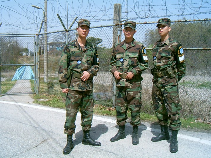 나의 군생황을 보듬어준 이주승 이태윤 형님과 (제일 오른쪽이 나)