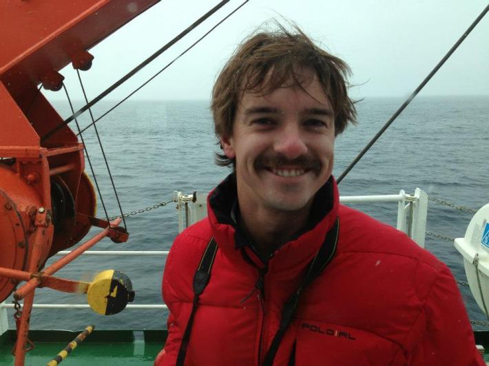 콧수염이 멋진 진정한 남자 패트릭